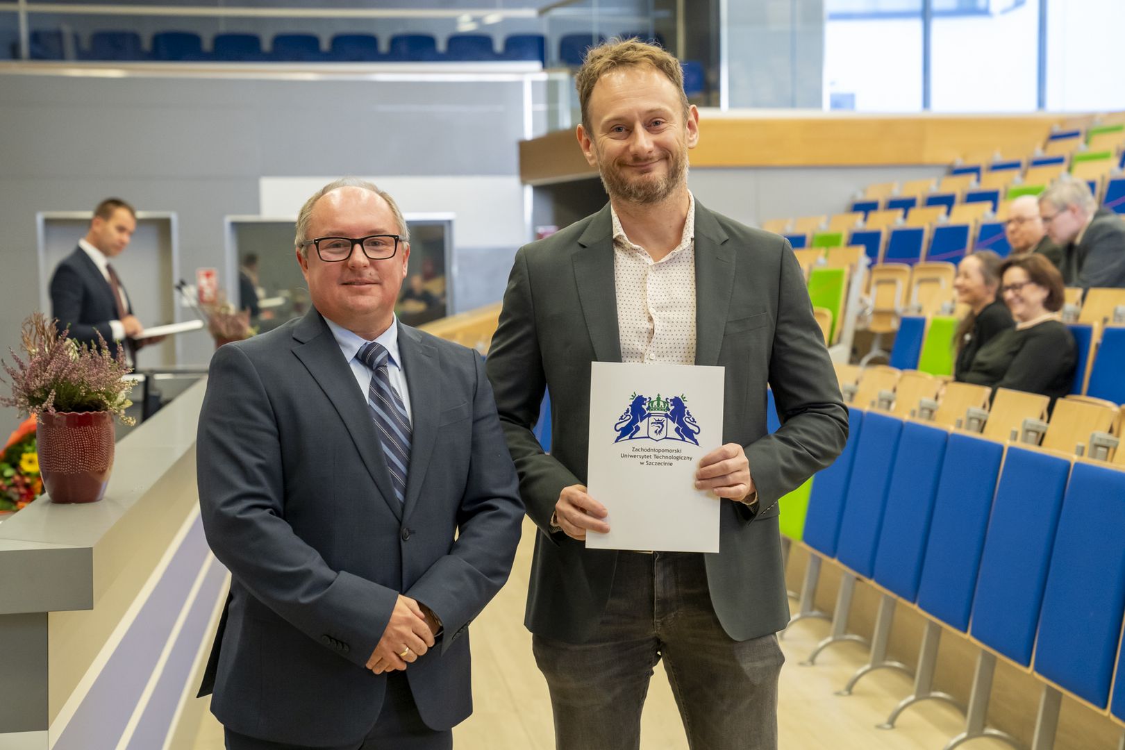 Rektor Zachodniopomorskiego Uniwersytetu Technologicznego w Szczecine, prof. dr hab. inż. Arkadiusz Terman z prof. dr hab. inż. Jackiem Piskorowskim