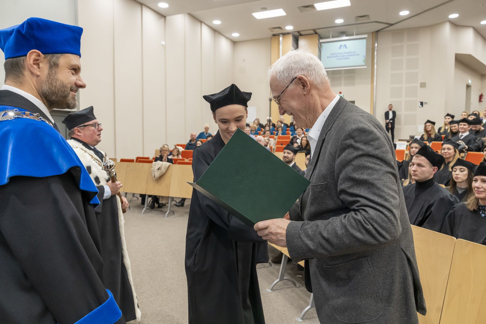 Rektor ZUT w Szczecine, prof. dr hab. inż. Arkadiusz Terman, Dziekan WE dr hab. inż. Grzegorz Psuj, prof. ZUT, prof. dr hab. inż. Marek Gawrylczyk oraz dr inż. Katarzyna Trela