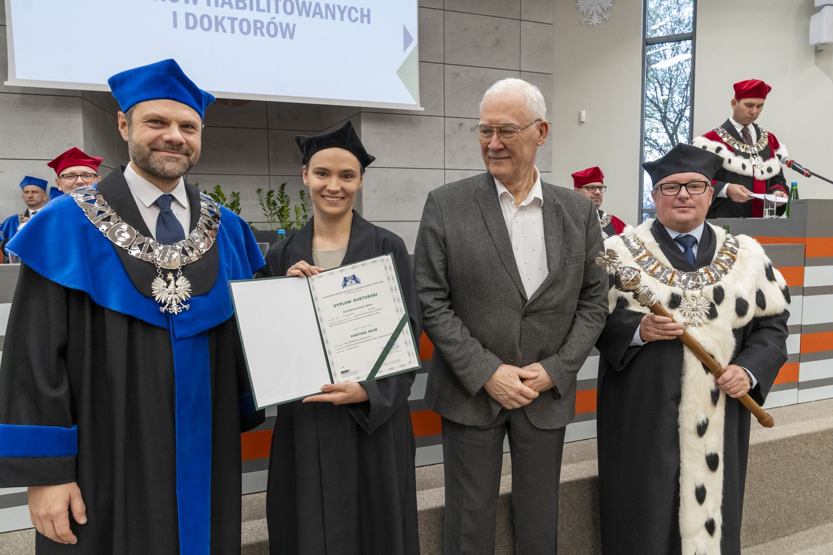 Rektor ZUT w Szczecine, prof. dr hab. inż. Arkadiusz Terman, Dziekan WE dr hab. inż. Grzegorz Psuj, prof. ZUT, prof. dr hab. inż. Marek Gawrylczyk oraz dr inż. Katarzyna Trela