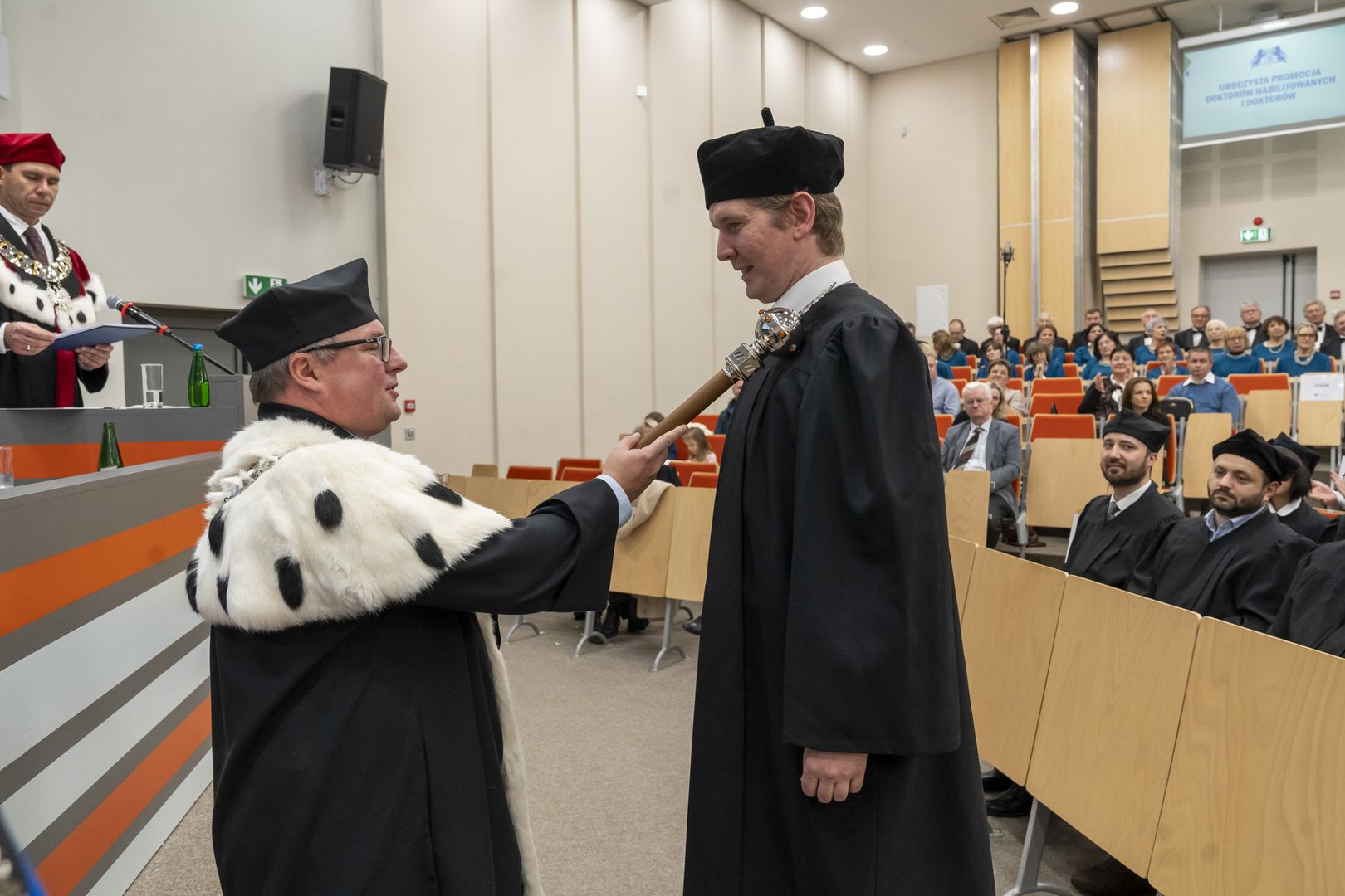 Rektor ZUT w Szczecinie, prof. dr hab. inż. Arkadiusz Terman oraz dr inż. Błażej Jabłoński