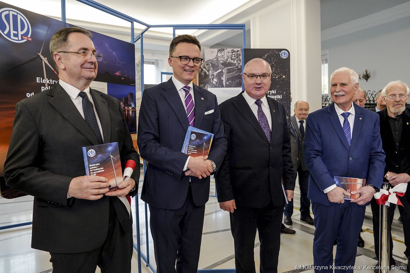 Marszałek Sejmu Szymon Hołownia wraz z członkami władz SEP